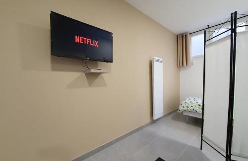 Gravelines Apartment | Grand Studio Gravelines Centre: Ideal for Family Getaways
