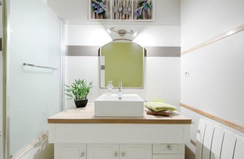 Fontaine Lestang-Bagatelle-Papus-Tabar-Bordelongue Apartment | Bright Grand Studio in Toulouse with Convenient Parking