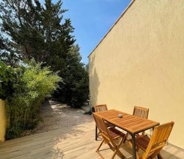 Carry-le-Rouet Apartment | Oceanfront Grand Studio in Carry le Rouet - Guest Rated 9.8