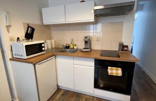 Bourgogne Apartment | Central Grand Studio with Pet-Friendly Options Near Cathedral