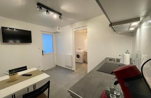 Ozoir-la-Ferriere Apartment | Convenient Studio Near Paris & Disneyland - Pet Friendly!