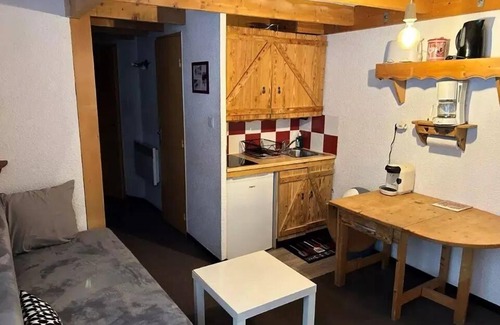 Eclose-Est Apartment | Grand Sud Residence - 20 m2 studio with mezzanine-ALPE D'HUEZ ECLOSE EST