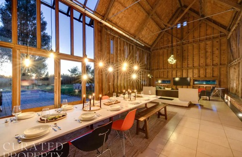 Chelsworth House | Inviting Grand Suffolk Barn Conversion - Pet Friendly Retreat