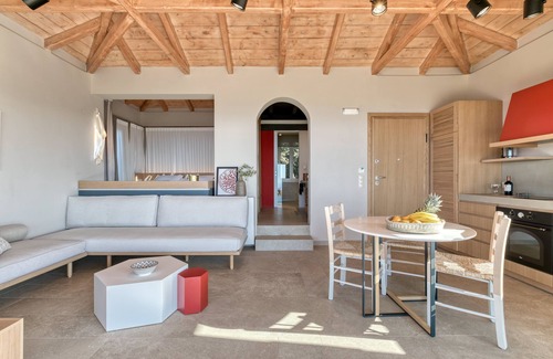 Kavallos Villa | Indulgent Grand Suite with Private Pool & Panoramic Views