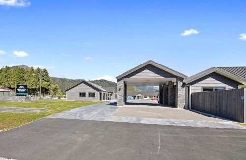 Murchison Hotel | Family-Friendly Grand Suites Murchison - Rated 9/10