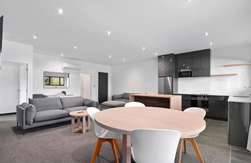 Murchison Hotel | Family-Friendly Grand Suites Murchison - Rated 9/10