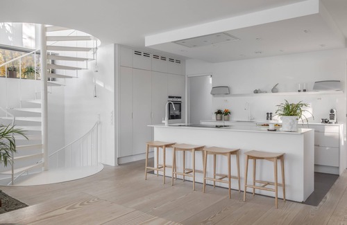 Tranholmen Villa | Inviting Grand Summer Residence with Family-Friendly Amenities