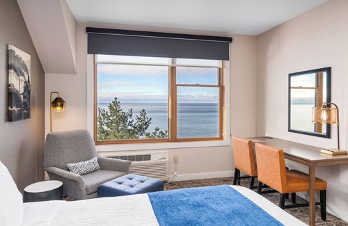 Castle Danger Cabin | Unwind at Grand Superior Lodge: Pool, Spa & Family-Friendly