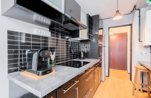 Hotel-de-Ville Apartment | Elegant Grand T2 near Lille with Private Parking & Terrace