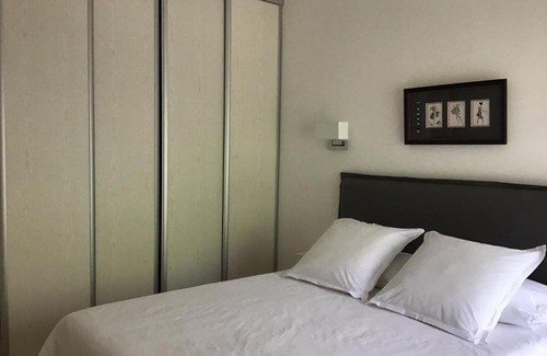Couronne Urbaine Apartment | Historic Retreat: Grand T2 Near Aix en Provence Center