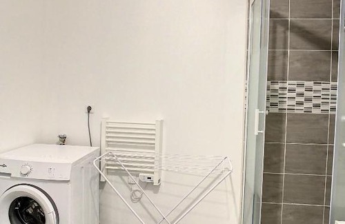 Saint-Quentin Apartment | Cozy Grand T2 with Hot Tub and Terrace for 4 Guests