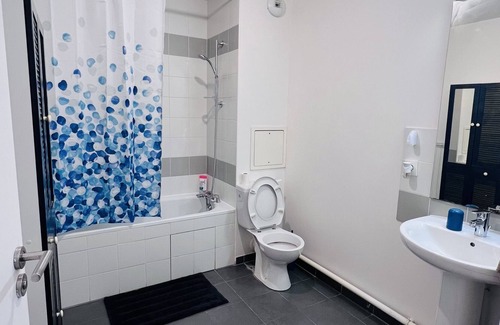 Quartier Vilmorin Apartment | Convenient T2 Apartment Steps from Massy TGV Station