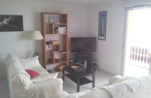 Soulac-sur-Mer Apartment | Oceanfront Grand T3 Apartment with Pool and Breakfast
