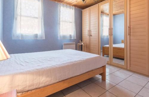Briancon Apartment | Cozy Grand T4 in Briançon: Near Ski Lifts & Shops