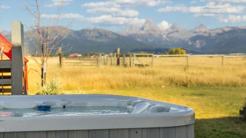Leigh Creek Estates House | Grand Teton Paradise: Breathtaking Views & Relaxing Hot Tub