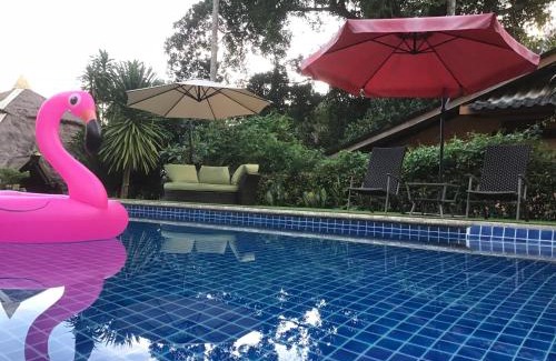 Ko Chang Hotel | Oceanfront Grand Tree: A Guest Favorite with Pool Access