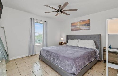 Port Isabel House | Grand Twin Oasis 6BR Near Beach & Attractions