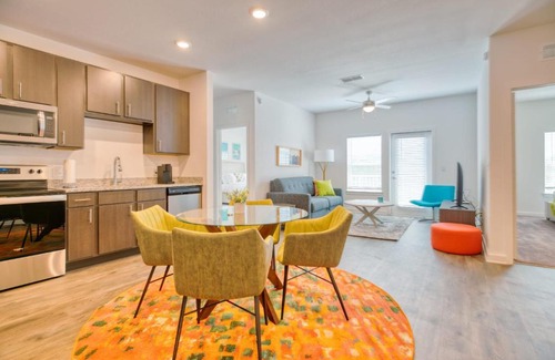 Gainesville Apartment | Elegant Two Bedroom Apartment with Balcony and Pool Access