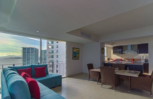 South Hotel Zone Condo | Unforgettable Grand Venetian Puerto Vallarta Beachfront Condo