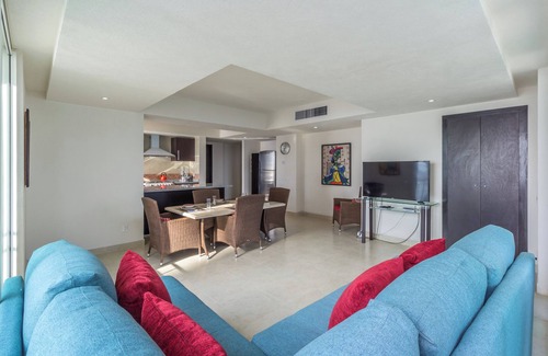 South Hotel Zone Condo | Unforgettable Grand Venetian Puerto Vallarta Beachfront Condo