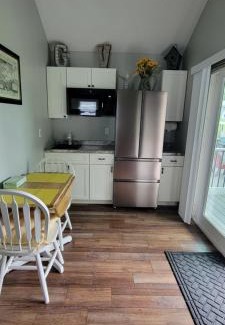 Weirs Beach Hotel | Experience Oceanfront Bliss at Grand View Resort