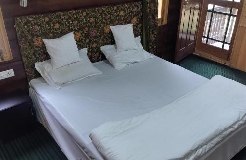 Anantnag District Bed & Breakfast | Discover Grand View Resorts: Your Perfect Getaway