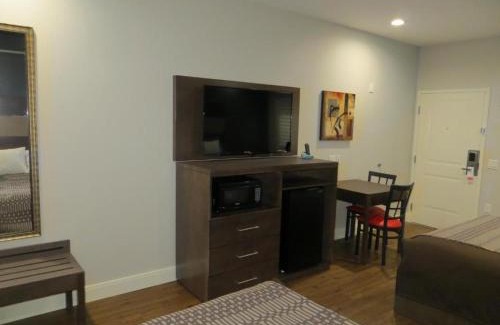 Chinatown Hotel | Cozy Grand Villa Inn and Suites in Westchase/Chinatown