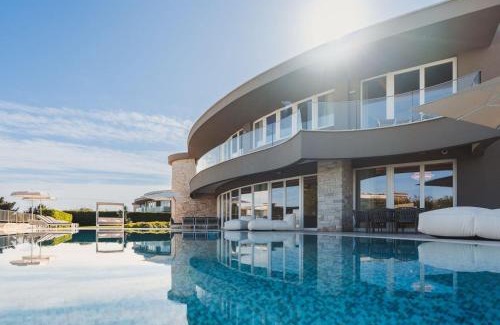 Crveni Vrh Villa | Indulge at Grand Villas Adriatic: Golf & Spa Retreat