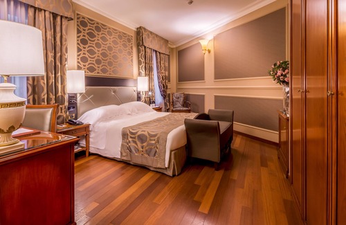 Porta Romana Hotel | Elegant Grand Visconti Palace: 4-Star Retreat with Spa & Pool