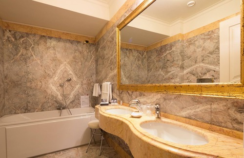 Porta Romana Hotel | Elegant Grand Visconti Palace: 4-Star Retreat with Spa & Pool