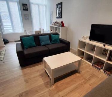 Cambrai Apartment | Tranquil Grand Volume Hotel in City Center - Family Friendly
