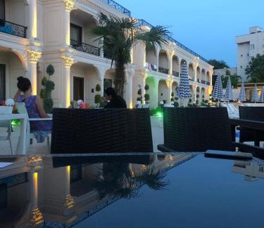 Erdek Hotel | Oceanfront Retreat at Grand Vuslat Erdek with Pool Access