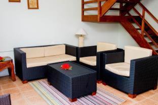 Wailoloa Hotel | Family-Friendly Getaway at Grand West Villas with Pool Access