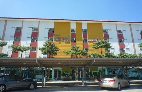 Mueang Samut Prakan District Apartment | Family-Friendly Stay at GrandCity Park, Samut Prakan