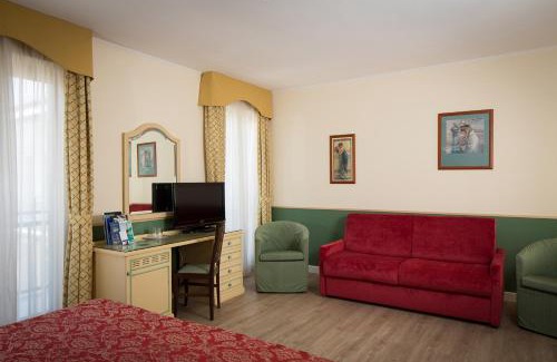 Sestri Levante Hotel | Experience Grande Albergo: Oceanfront Retreat with Pool