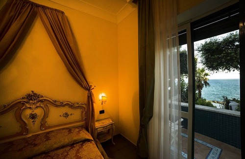Formia Hotel | Elegant Grande Albergo Miramare with Ocean View & Spa