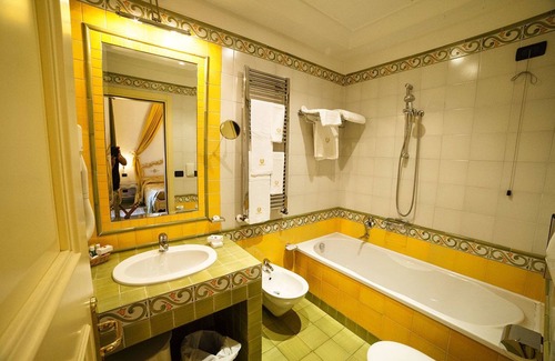 Formia Hotel | Elegant Grande Albergo Miramare with Ocean View & Spa
