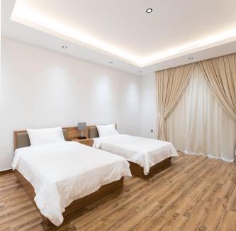 Al Khiran Ski Chalet | Tranquil Grande Beach: Oceanfront Haven with Private Pool
