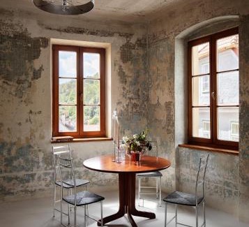 Cesky Krumlov Apartment | Top-Rated King ROSE by Rose Garden: Family-Friendly Retreat