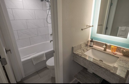 Myrtle Beach Hotel | Beachfront Grande Cayman Myrtle Beach: Pools & Hot Tubs Await
