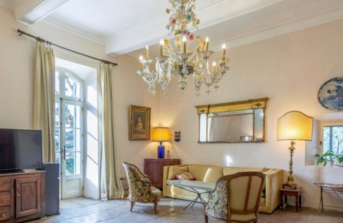 Cabrieres-d'Avignon Bed & Breakfast | Grande Chambre de 30m2 Dans Belle Demeure Xviiè à Cabrières D'avignon