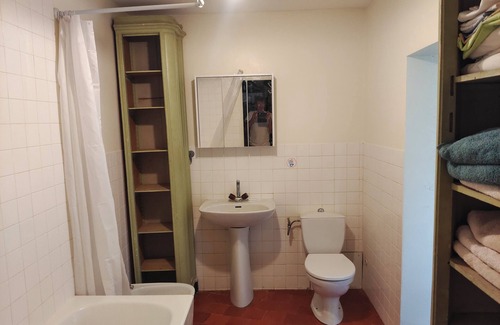 Cabrieres-d'Avignon Bed & Breakfast | Grande Chambre de 30m2 Dans Belle Demeure Xviiè à Cabrières D'avignon