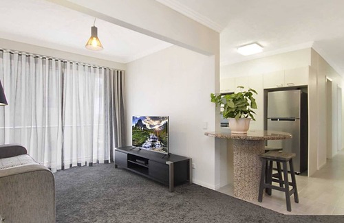 Coolangatta Apartment | Unforgettable Stay at Grande Corniche U17 with Ocean View
