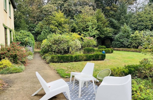 Iffendic House | Idyllic Garden Retreat in a Castle Park with Pool Access