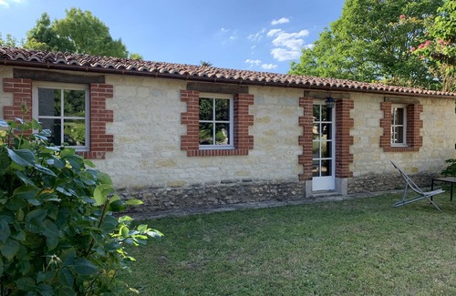 Deneze-sous-Doue House | Tranquil Family Retreat Near Loire Castle with Pool