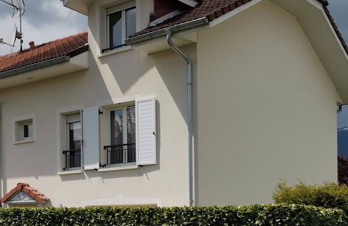 Saint-Genis-Pouilly House | Spacious Home for 4-6 Near Cern & Geneva - Rated 10/10