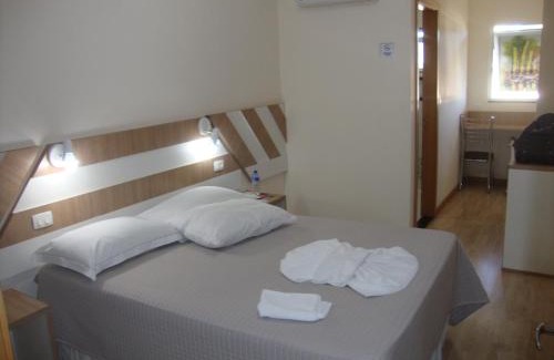 Zona 1 Hotel | Inviting Grande Hotel: Pet-Friendly with Pool & Hot Tub
