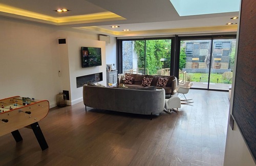 Le Perreux-sur-Marne House | Elegant Architect Home Just 20 Minutes from Paris