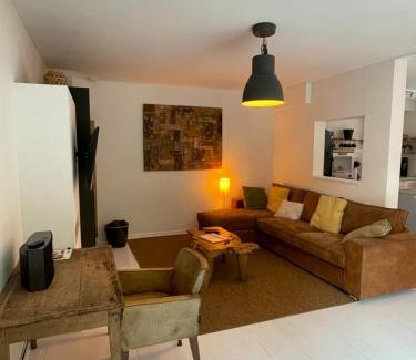 Theux House | Cozy Grande Maison: Family & Pet Friendly Near Spa Francorchamps