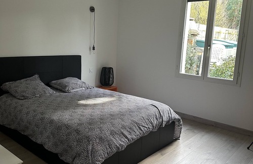 Angoulins Bed & Breakfast | Explore Grande Maison: Family-Friendly Retreat with Hot Tub